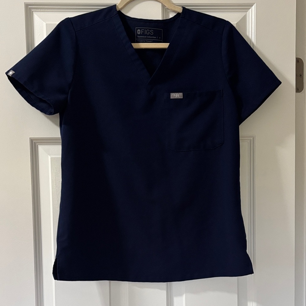 Figs women’s Catarina Navy Blue V-Neck Scrub Top